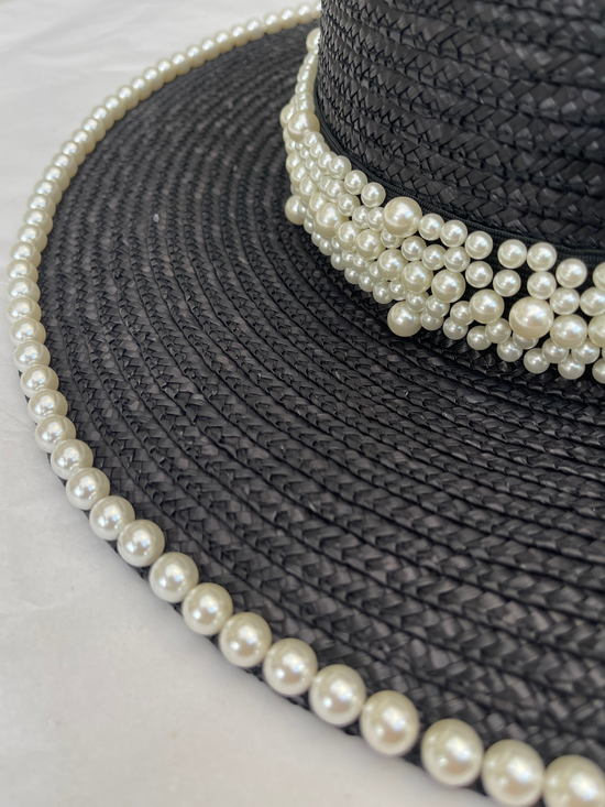 Petra Pearl hat in black